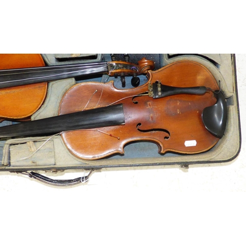 626 - Pair of Antonius Stradivarius Cremonensis Faciebat Anno 1716 Replica Violins in case (A/F)