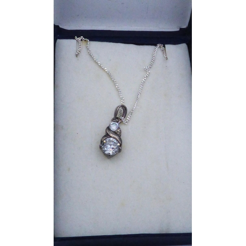 294 - Silver 925 Necklace and Pendant set in presentation box