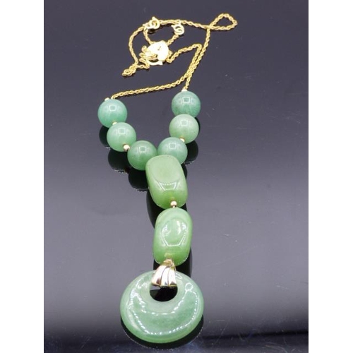 489 - Vintage 9ct Gold and Jade Necklace with Padlock Clasp and Presentation Box