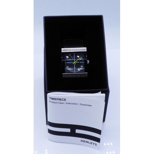 245 - Henleys Mens Watch Boxed with Instructions Fully Working new Battery Installed