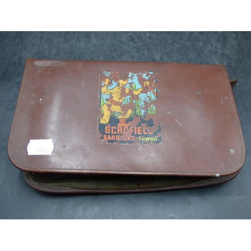 123 - Men's Grooming Kit in Leather Case