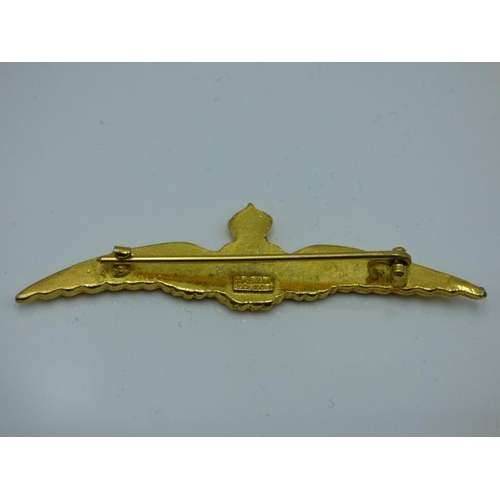 74 - RFC Royal Flying Corps gilt metal wings pin on badge. Back marked 