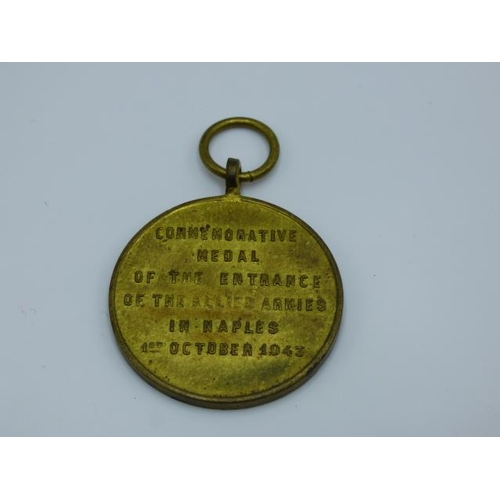 77 - WWII British 5th army commemorative medal of the entrance of the allied armies in the Naples 1st Oct... 