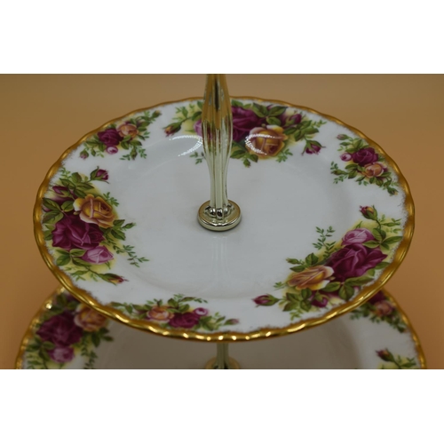 101 - A Royal Albert Old Country Roses Cake Stand