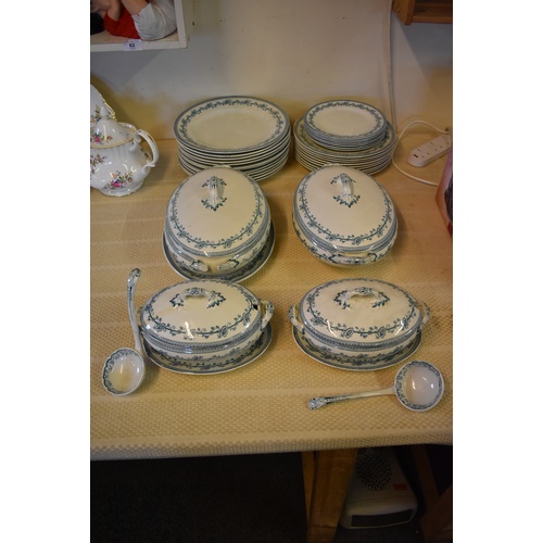 106 - Vintage Blue & White 26 Piece Part Dinner Set