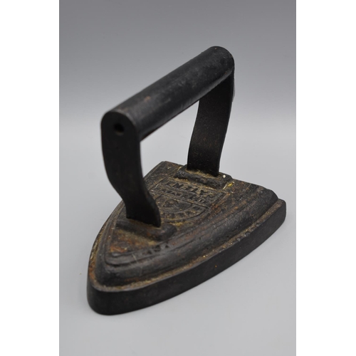 125 - Antique Cast Iron Iron No 6