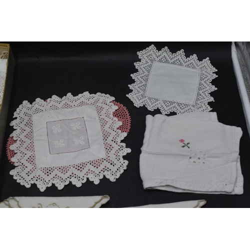 129 - Selection of Vintage Doilies, Placemats  and Napkins