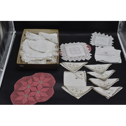 129 - Selection of Vintage Doilies, Placemats  and Napkins