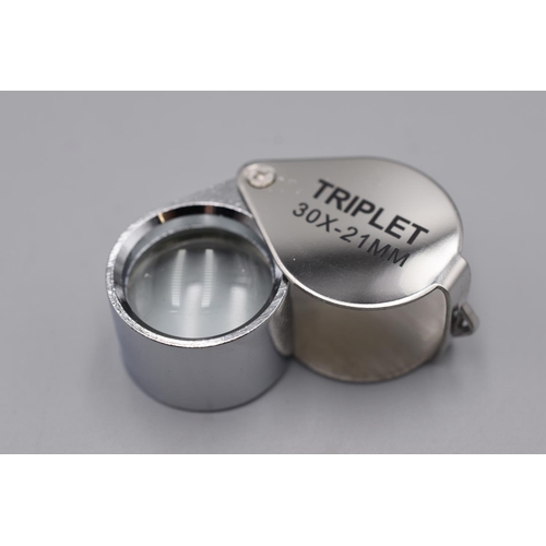 65 - Jeweler's Loupe 30x - 21mm complete with storage case