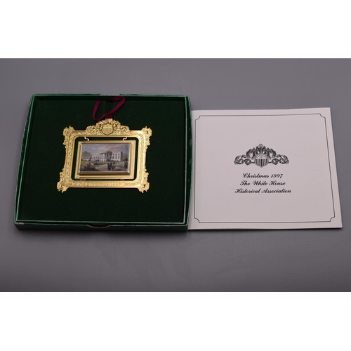 77 - The White House Historical Association Christmas 1997 Bauble with Original Box and Certificate