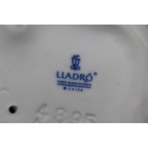 184 - Retired Lladro Piece 