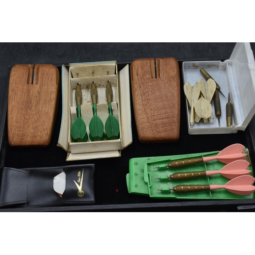 124 - Selection of Vintage Dart's and Cases