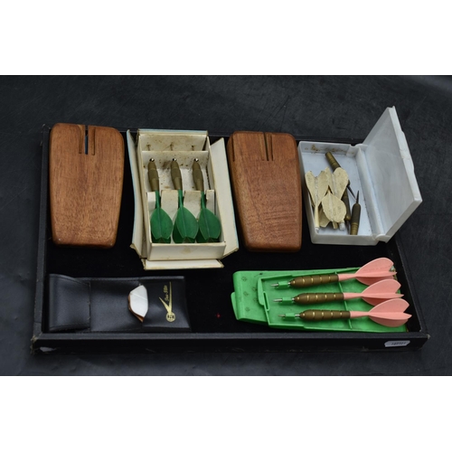 124 - Selection of Vintage Dart's and Cases