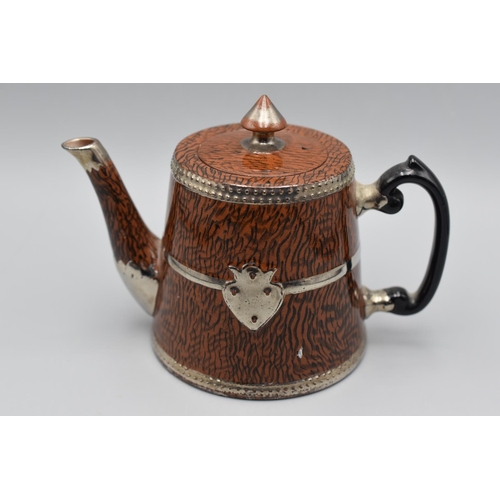 170 - Sadler Black & Gold Vintage Teapot & a Capper & Wood Single Cup Tea Pot (no 270718)