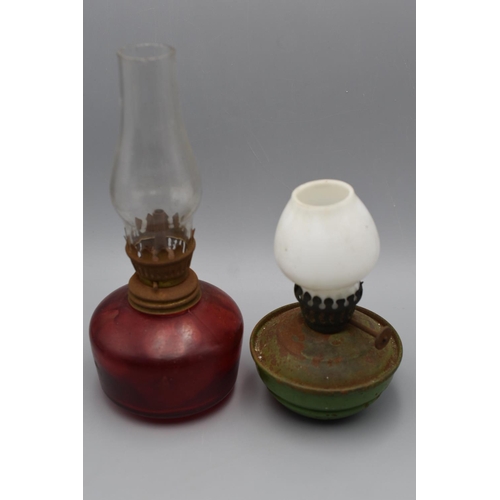 199 - 2 x Vintage Oil Lamps & Stern (Red & Green)