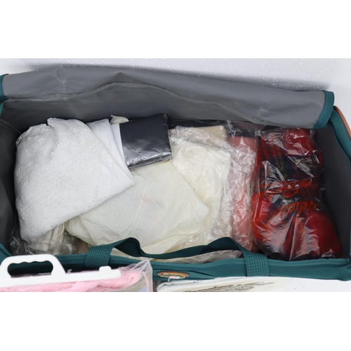 448 - Mixed Selection of Table Cloths, Sheets, Mat and more Including The Large Green NEW Holdall.