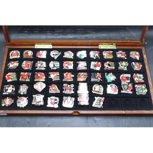 87 - Collection of 47 Danbury Mint Manchester Utd Greatest Player Pin's Complete with Display Case (19