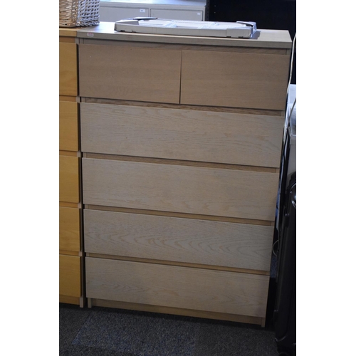 357 - Oak Veneered Chest of Drawers (2 over 4) 4ft x 32