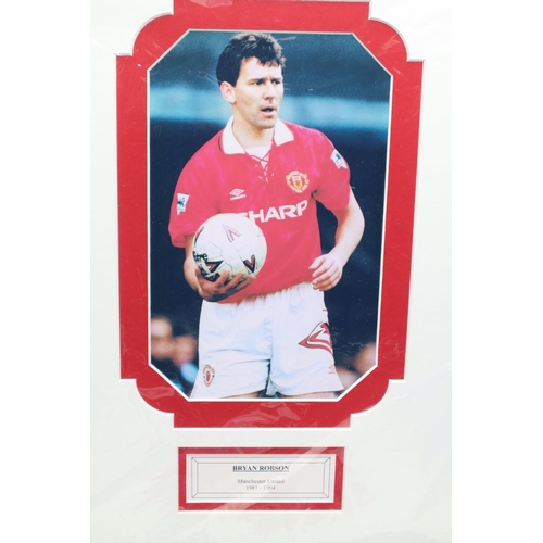 455 - Four Framed Photographs of Footballers Includes Eric Cantona, Bryan Robson Peter Bonetti and Paul Sc... 