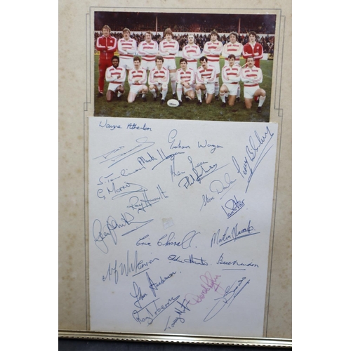 466 - Mixed Selection Including Wigan Rugby Signatures , Sugar Ray Leonard , John Parrot, and a Framed Owe... 