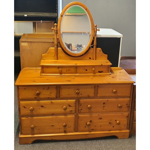 20 - A Lovelace Pine 7 Drawer Chest with Two Drawer Lovelace Mirror  . Measures approx 53 Inches Wide x 1... 
