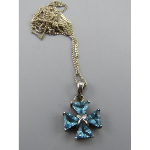 70 - Silver 925 Turquoise Stoned Pendant Necklace complete with Presentation Box