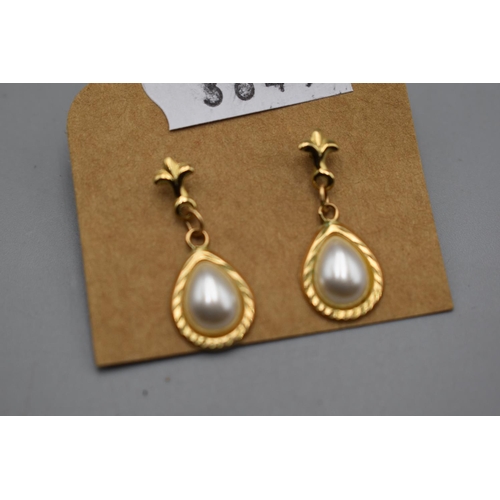 8 - Pair of 9ct Gold Peral Drop Earrings