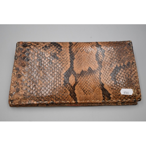 256 - Vintage Croc Crocodile Skin Clutch Bag / Purse 1960s 70s