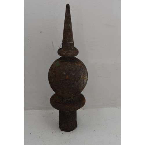 97 - Single Vintage Cast Iron Finial 23