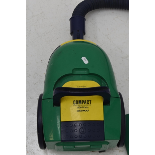 469 - Compact Daewoo Vacuum Cleaner 1100 Watt. Working