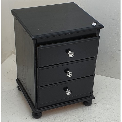 62 - Bedside 3 Drawer Chest of Drawers