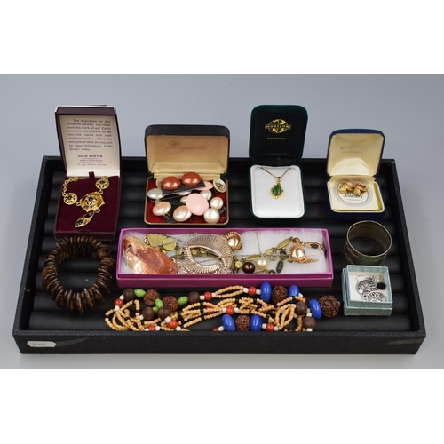 19 - Selection of both Both and Loose Jewellery including Pendants, Earrings, Bangle's and More