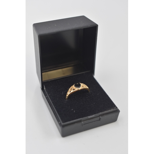 21 - Hallmarked London 375 (9ct) Gold Black Stoned Heart Ring (Size M) Complete with Presentation Box