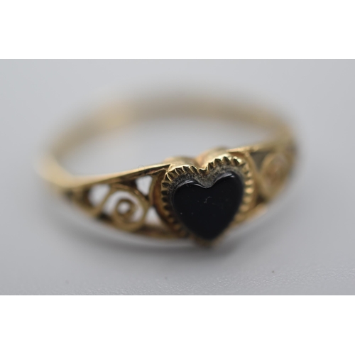 21 - Hallmarked London 375 (9ct) Gold Black Stoned Heart Ring (Size M) Complete with Presentation Box