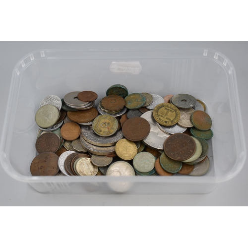 81 - Selection of British and worldwide coins From Italy, India, Canada and more.