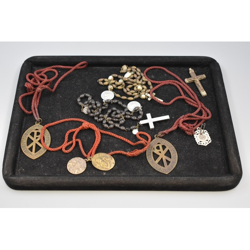 122 - Selection of Religious Jewellery and accessories.