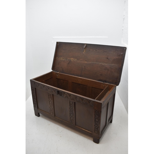 468 - Early Georgian 3 Panelled Oak Coffer / Bedding Box (51