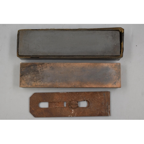 578 - Stanley Plane No 4, Spare Blade and Two Sharpening Stones