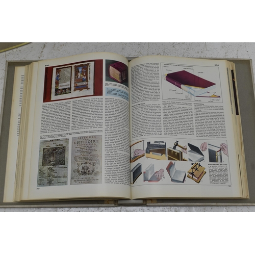 630 - A Complete Collection Of Twelve Purnell's New English Encyclopedia's and Two Purnell's New Colour Di... 