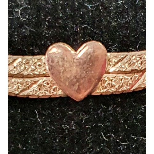 6 - 9 Carat Gold Bracelet With Heart Decor . Approx 7 Inches in Length