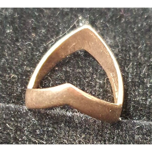 7 - 9 Carat Gold Wishbone Ring, Size L  2.76 Grams