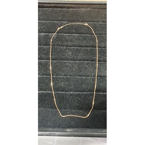 8 - 9 Carat Gold Box Link Chain Approx 17 Inches