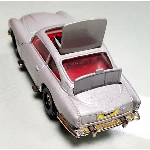 17 - James Bond 007 Model Aston Martin DB5  Approx 13 cm in Length. Fully Working With Ejector Seat, Mach... 