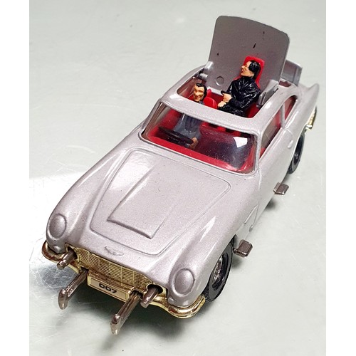 17 - James Bond 007 Model Aston Martin DB5  Approx 13 cm in Length. Fully Working With Ejector Seat, Mach... 