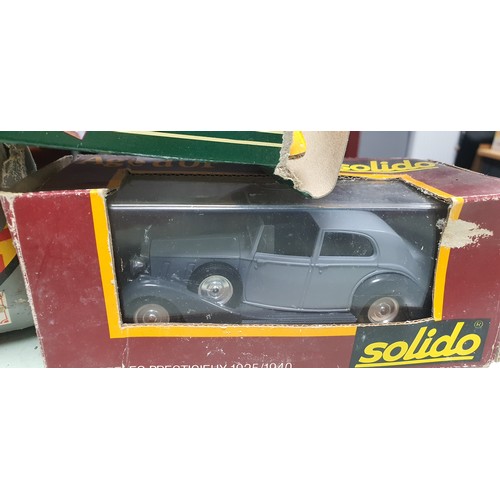 20 - Corgi Classics 1954 Bently R Type (Very Tatty Box) Solido Rolls Royce 71, and a Corgi Jaguar MkII . ... 