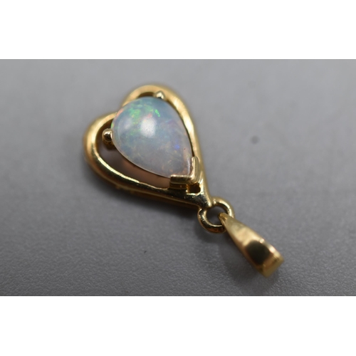 24 - Gold 14ct Opal Stoned Pendant