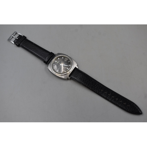 110 - Seiko Automatic Gents Watch with Leather Strap (Working)