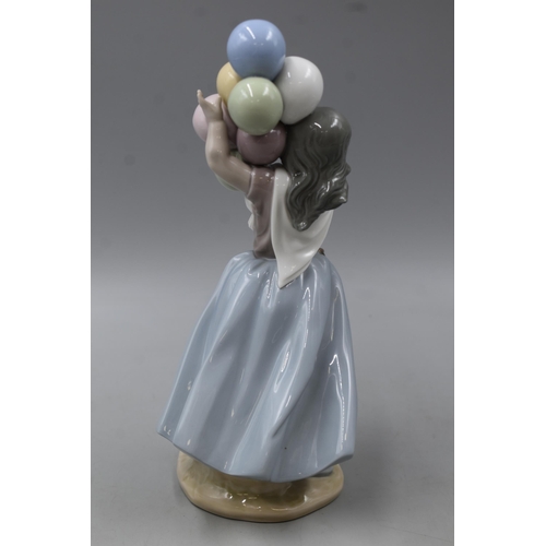 225 - Lladro Balloon Seller 5141 (retired) approx. 10