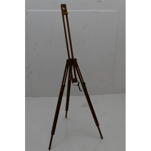 552 - Windsor and Newton Wooden Artist Easel approx 30