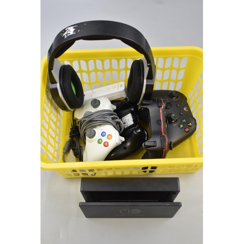 482 - Mixed Lot of Wireless Gaming Items to include XBox 360, Playstation Controllers, Nintendo Switch Cha... 